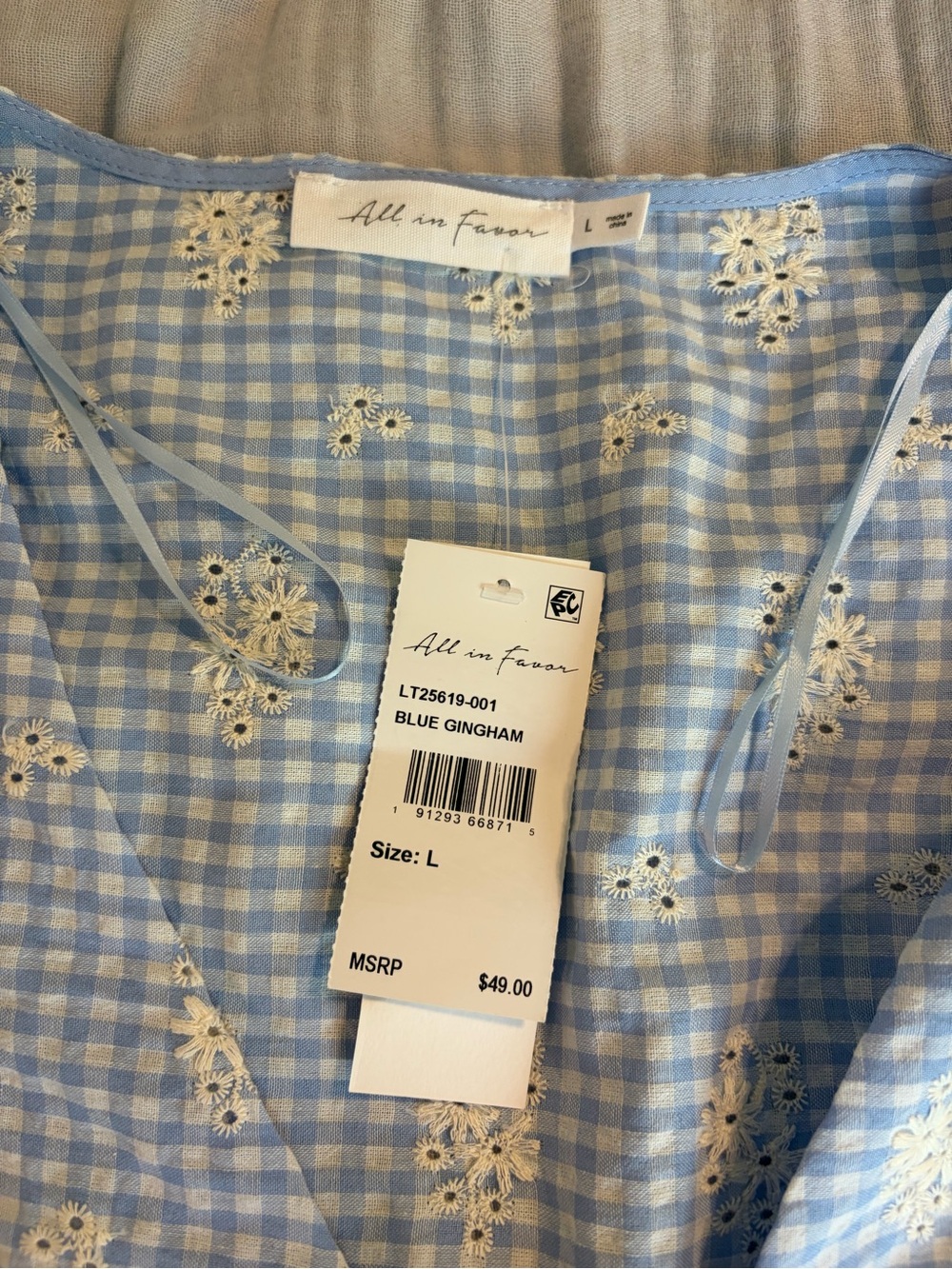 All in Favor Women’s Blue Gingham Floral Embroidered Tie-Front Peplum Top Sz L - Picture 3 of 6